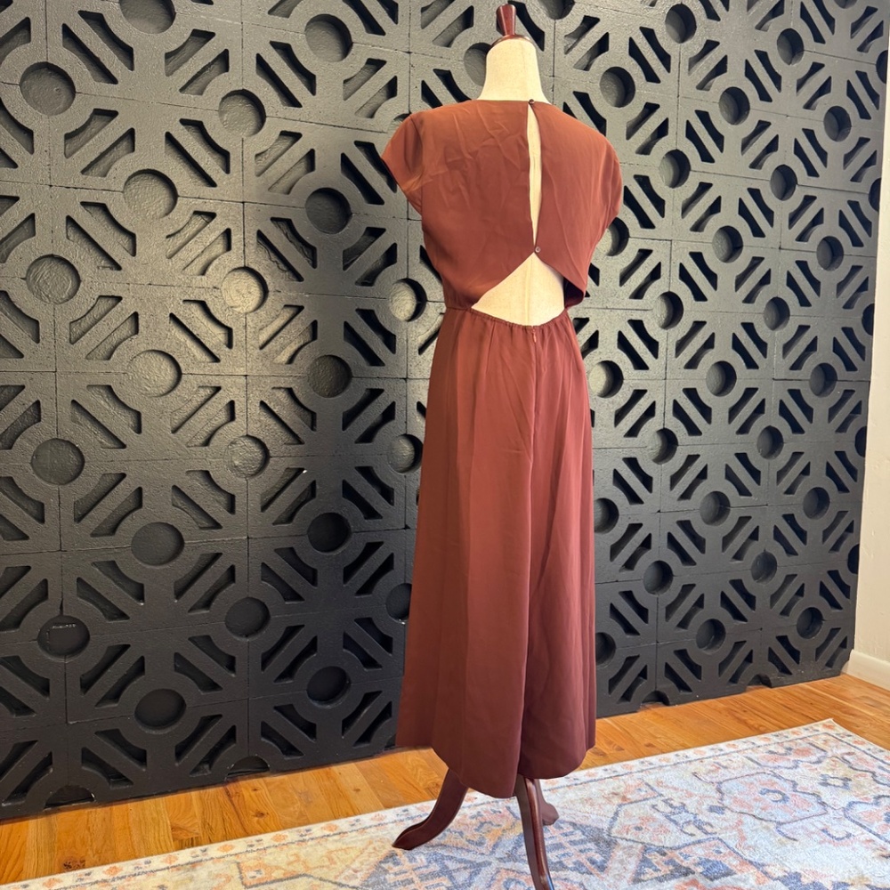 Aritzia Babaton | Hamptons Midi Dress - Picture 3 of 12
